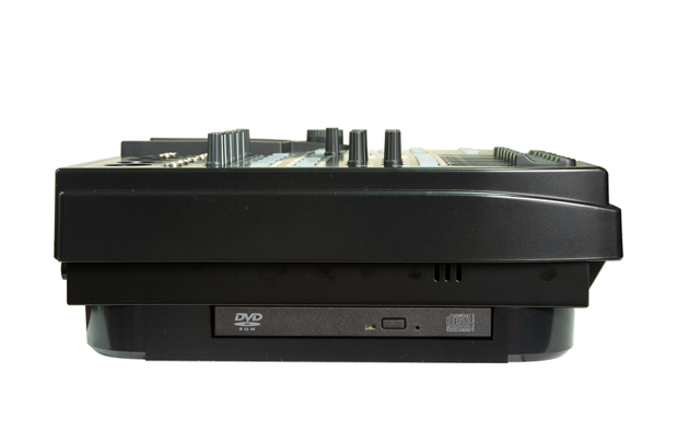 MR8HD-CD_03